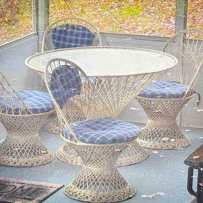 (5) Mid-Century Russell Woodard Style Spun Fiberglass Patio Dining Set