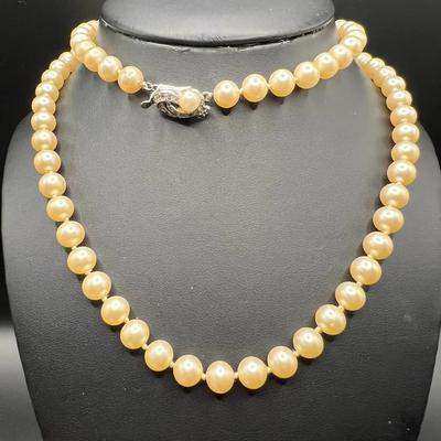 32” Vintage Silver Tone Rhinestone Clasp Faux Pearl Necklace 