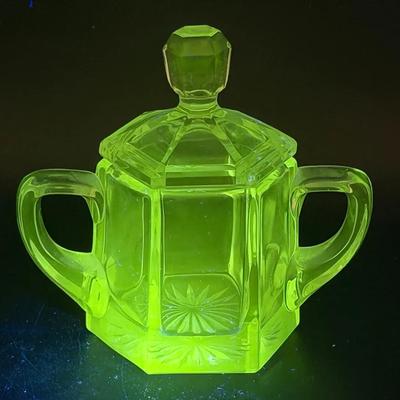 Heisey Flat Panel sugar bowl-UV Reactive 