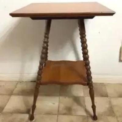 Bobbin Leg Side Table