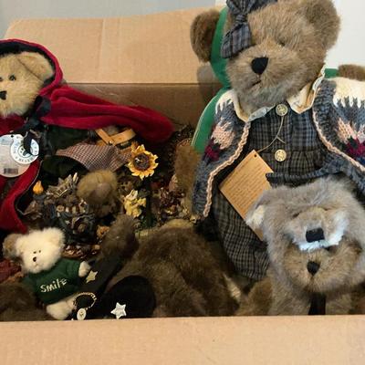 Mystery Lot Of Boyd’s Bears Stuffed Animals And Resin Figures 