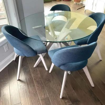 Kitchen Table With 4 chairs