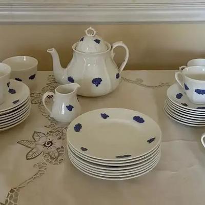 Vintage Swedish Gustavsberg "Blå Blom" (Blue Flower) teapot Set