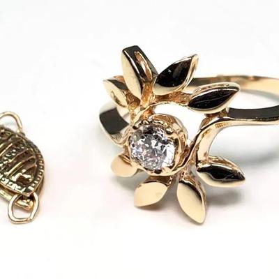 14KP Yellow Gold Diamond Ring Sz 8