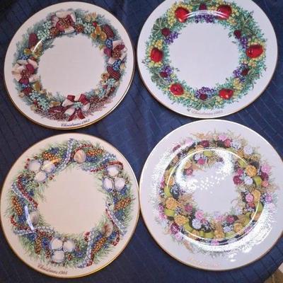 Lenox : Colonial Christmas Wreath Plates