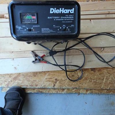 12 Volt Battery Charger & Engine Starter (Die Hard)