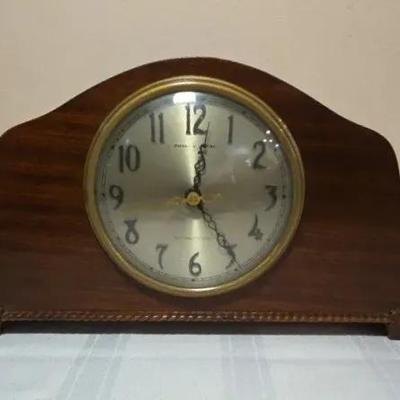 Antique GE Wood Mantle Clock That Chimes!