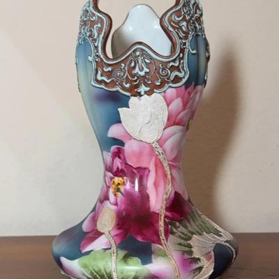 Antique Hand Painted Nippon Porcelain Vase (late 19th to early 20th century)  