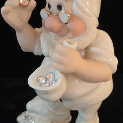 Vintage Lenox Disney Doc From Snow White  And Rhe Seven Dwarves.