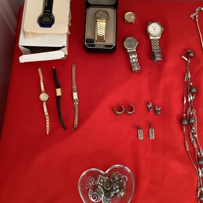 Jewelry watches errings