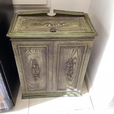 Vintage faux woodgrain hamper