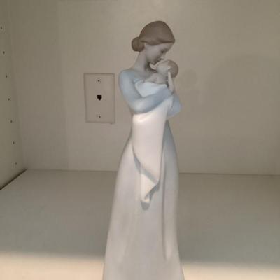 Lladro a mother s embrace porcelain figurine