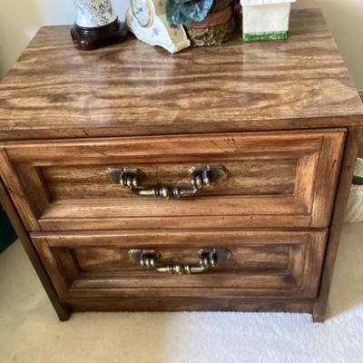 Wood 2 drawer nightstand