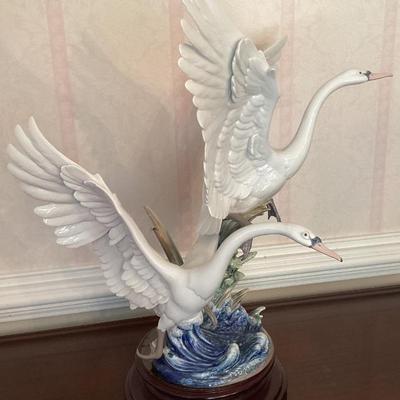 Lladro Porcelain Figurine - Swans Taking Flight (front view)| 25.5 inches tall, 27.5 inches wide | Retired in 2023 | Excellent Condition...