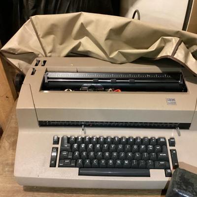 Ibm selectric typewriter