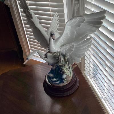 Lladro porcelain fiurine swans taking flight