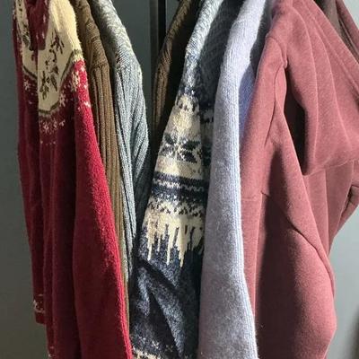 Women’s zip ups
