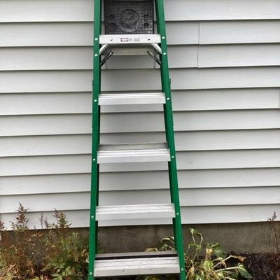 Gorilla Ladders 6-Foot Fiberglass Step Ladder