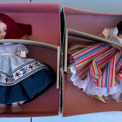 (2) Madame Alexander Dolls With Boxes - Brazil 530 And Russia 548