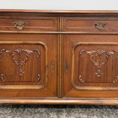 French Louis XV Style Walnut Buffett With 2 Drawers, Brass Pulls, And 2 Shelves (as Is)
French Louis XV Style Walnut Buffett With 2...