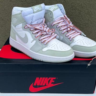 Nike Air Jordan 1 Size 6Y High OG Sneakers With Box