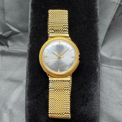 Girard-Perregaux Men’s Wristwatch | Vintage Swiss Timepiece with Gold-Tone Mesh Bracelet