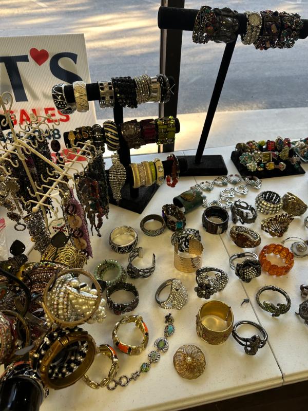 Sale Photo Thumbnail #3