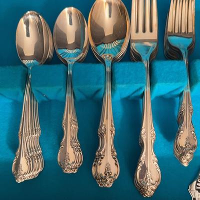 Vintage Rogers & Bro Reinforced Silver Plated Service For 8