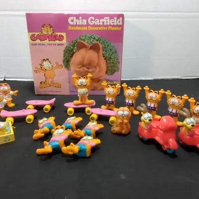 Garfield Chia Pet and Toy Figures