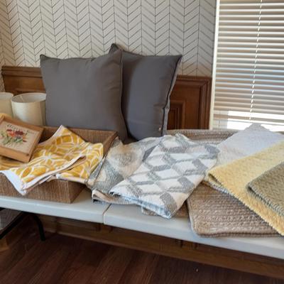 Decor Lot- Like-new Pillows, Table Runner, Pillow Covers and More 