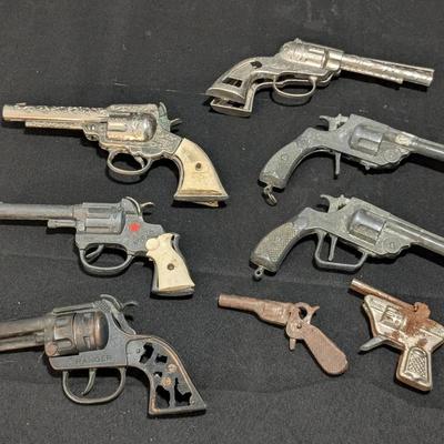 Vintage TOY. Pistols Some Old Some Broken 