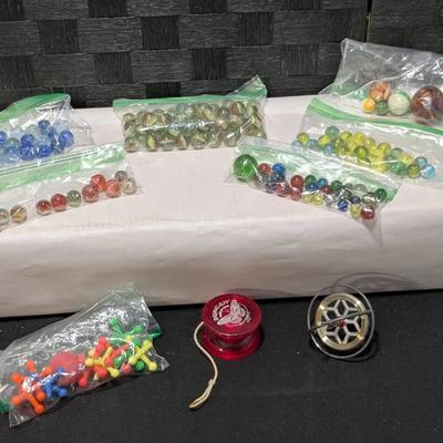 Marbles - Colorful 4 Of Regular Sized Marbles And 4 Shooters
