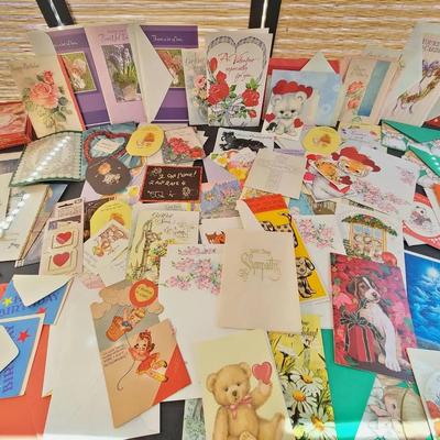 Huge Lot Of Mostly Unused Cards And Envelopes, Mostly Vintage - Ephemera