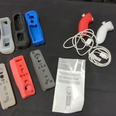 Wii Controllers and Covers 