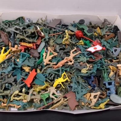 Miscellaneous Lot Of Army Men Flags Horses Cars 