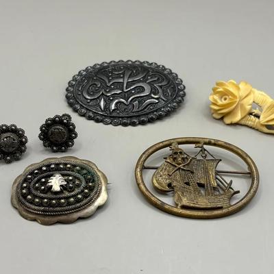 Various Brooches, one with Matching Screw-Back Earrings 