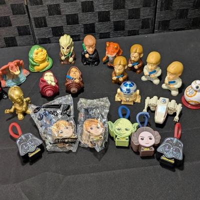 2005 Burger King  & Mc Donald's Star Wars "Complete the Saga" Figures And Backpack Charm