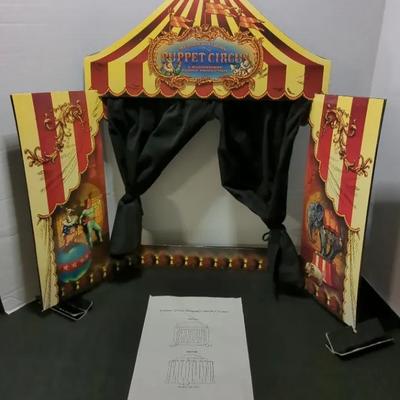 Restoration Hardware Kids Finger Puppet Stage