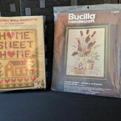 Designer Wall Hanging Latch Hook & Bucilla Needlecraft  Country Pickin's (Vintage, New Stock)