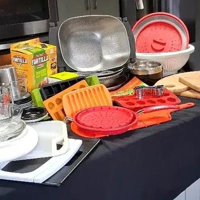 Kitchen Housewares Collection Featuring Cutting Boards, Colanders & Bakeware
