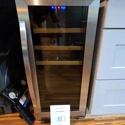 Silhouette Wine Cooler With Glass Door, Wooden Racks & Manual