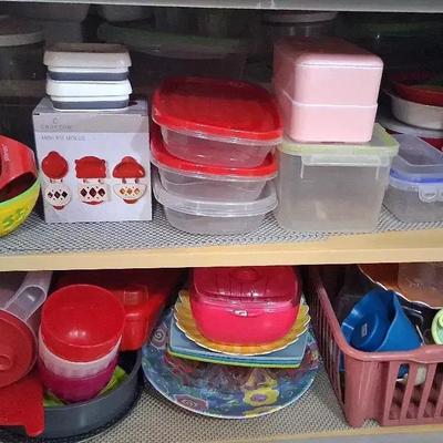 Plastic Storage Containers & Kitchenware Featuring Rubbermaid, Food Network & More