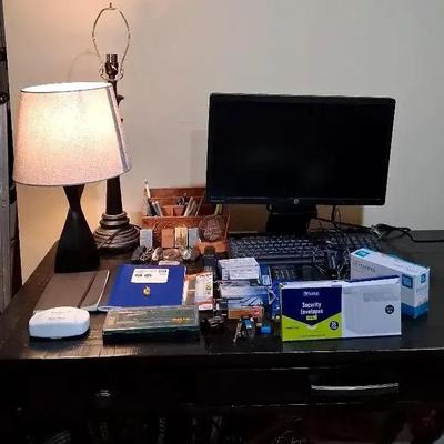 Home Office Setup Featuring HP 21" Monitor, Keyboard & Supplies