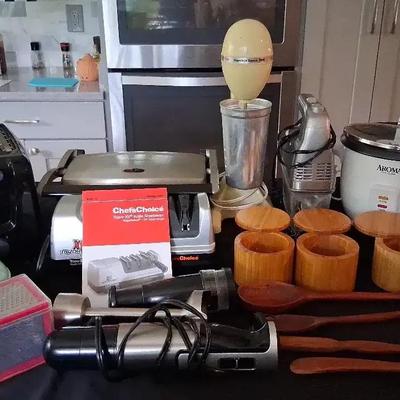 Small Kitchen Appliance Collection Featuring Chef’sChoice Sharpener & Aroma Rice Cooker