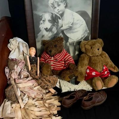 Vintage Stuffed Bears, Dolls & Wall Mounts Featuring a Giorgio 1996 Collector’s Bear