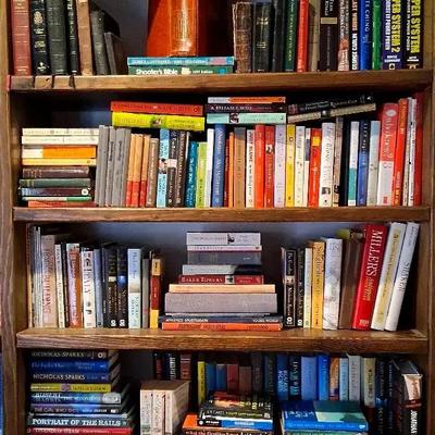 Large Book Collection Featuring Nicholas Sparks, James Patterson & More