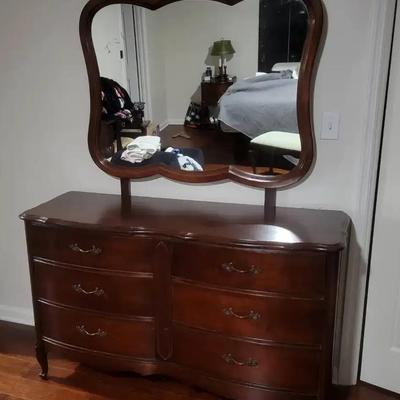 Vintage 6-Drawer Wooden Dresser with Mirror