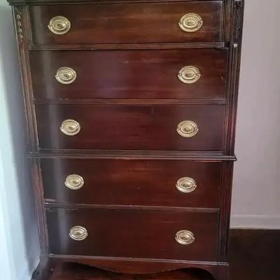 Vintage Wooden 5-Drawer Dresser