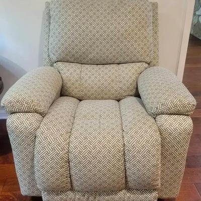 La-Z-Boy Reclining Armchair in Gray and White Pattern
