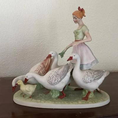 Gerold Porzellan Tettau Bavaria Porcelain "Goose Girl"